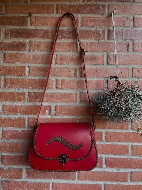Bolso personalizado, pide el tuyo!!🤟🏼#artesanía #cueromadrid #carabanchel #artesanas