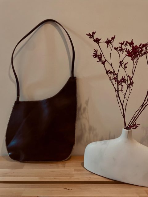 Bolso de hombro personalizado 👌🏻 no te quedes sin el tuyo, 📢📢 #cuero #artesaniamadrid #carabanchel #emprendedora #handmade