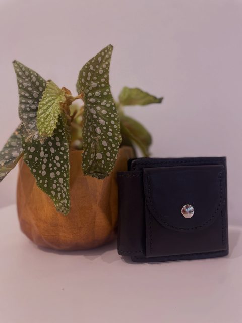 Cartera multibolsillos y tarjetero! Pídeme la tuya! #artesaniamadrid #cueromadrid #carabanchel #mujeresartesanas #hechoamano